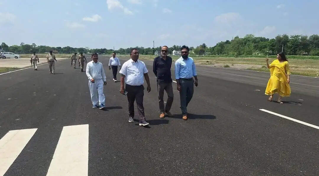 हवाई पर्यटन व एयर स्पोर्ट्स को बढ़ावा देने के लिए छह सदस्यीय टीम ने वीरपुर हवाई अड्डे का किया निरीक्षण