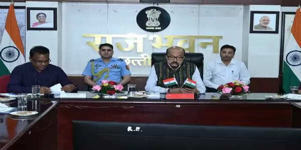 रायपुर : मानवीय संवेदना के साथ आकांक्षी क्षेत्रों में विकास कार्य करें : राज्यपाल  डेका