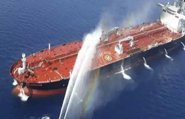 भारत में सात साल बाद ईरानी कच्चे तेल की वापसी, प्रमुख बंदरगाहों पर पहुंचे तेल टैंकर