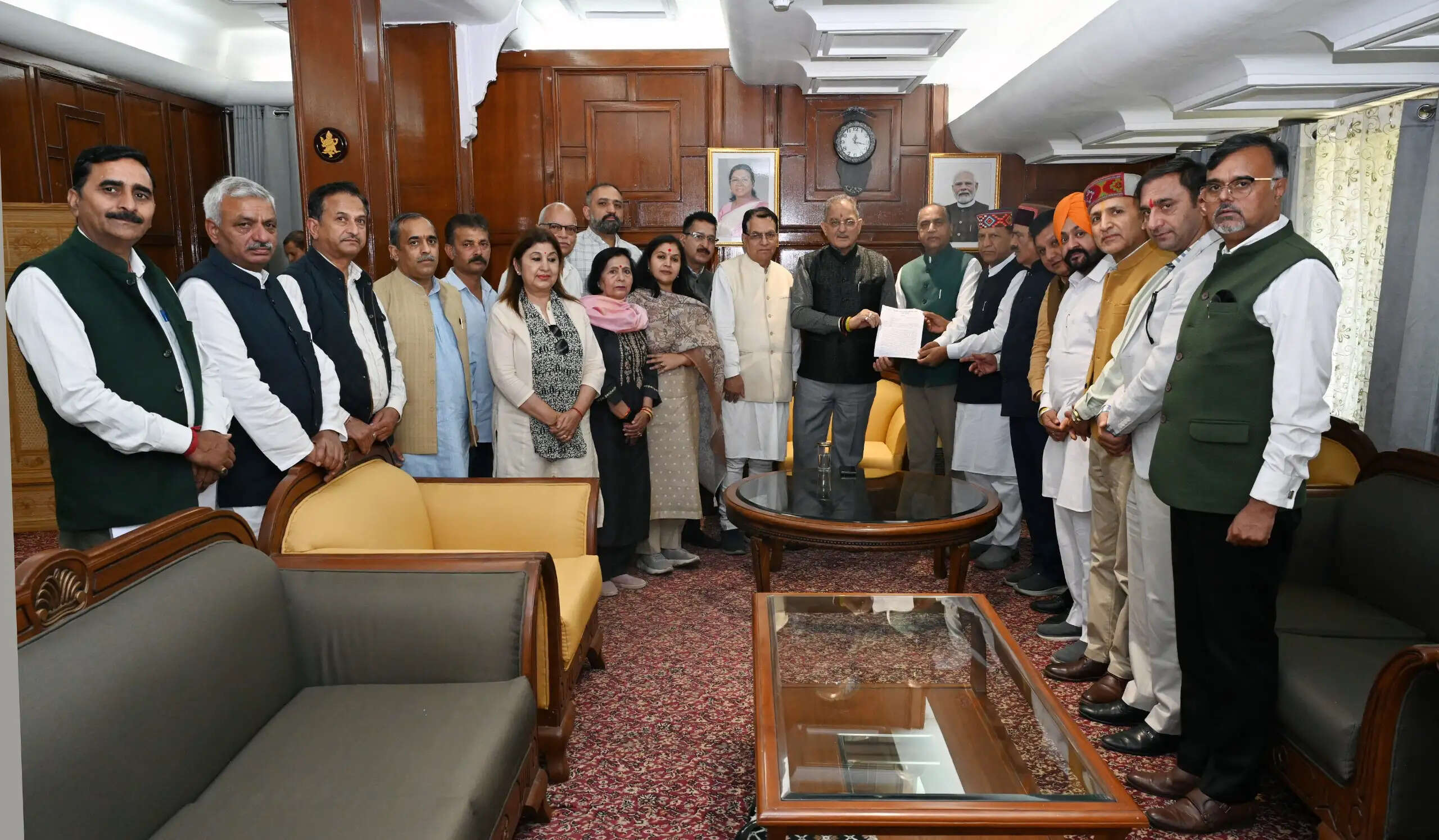 सुक्खू सरकार पर चुनावी आचार संहिता के उल्लंघन का आरोप, भाजपा ने राज्यपाल को सौंपा ज्ञापन, कार्रवाई की मांग