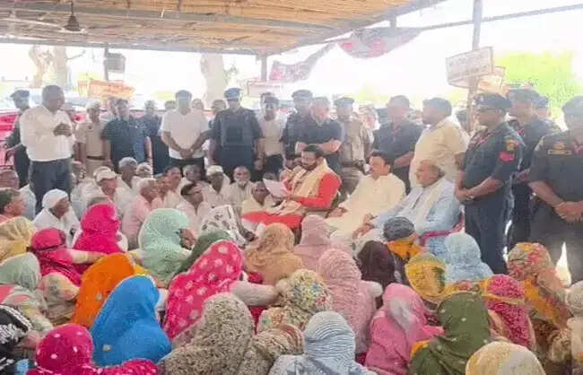 रेवाड़ी में मुख्यमंत्री ने ग्रामीणों का धरना कराया खत्म