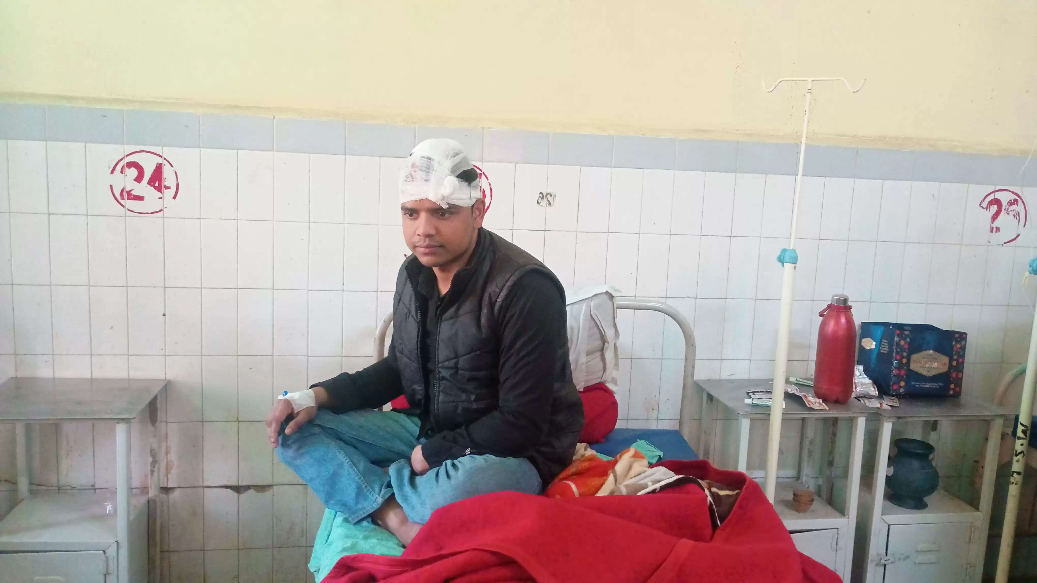 चाइनीज मांझा न देने पर दबंगों का कहर, पतंग दुकानदार समेत चार को पीटा