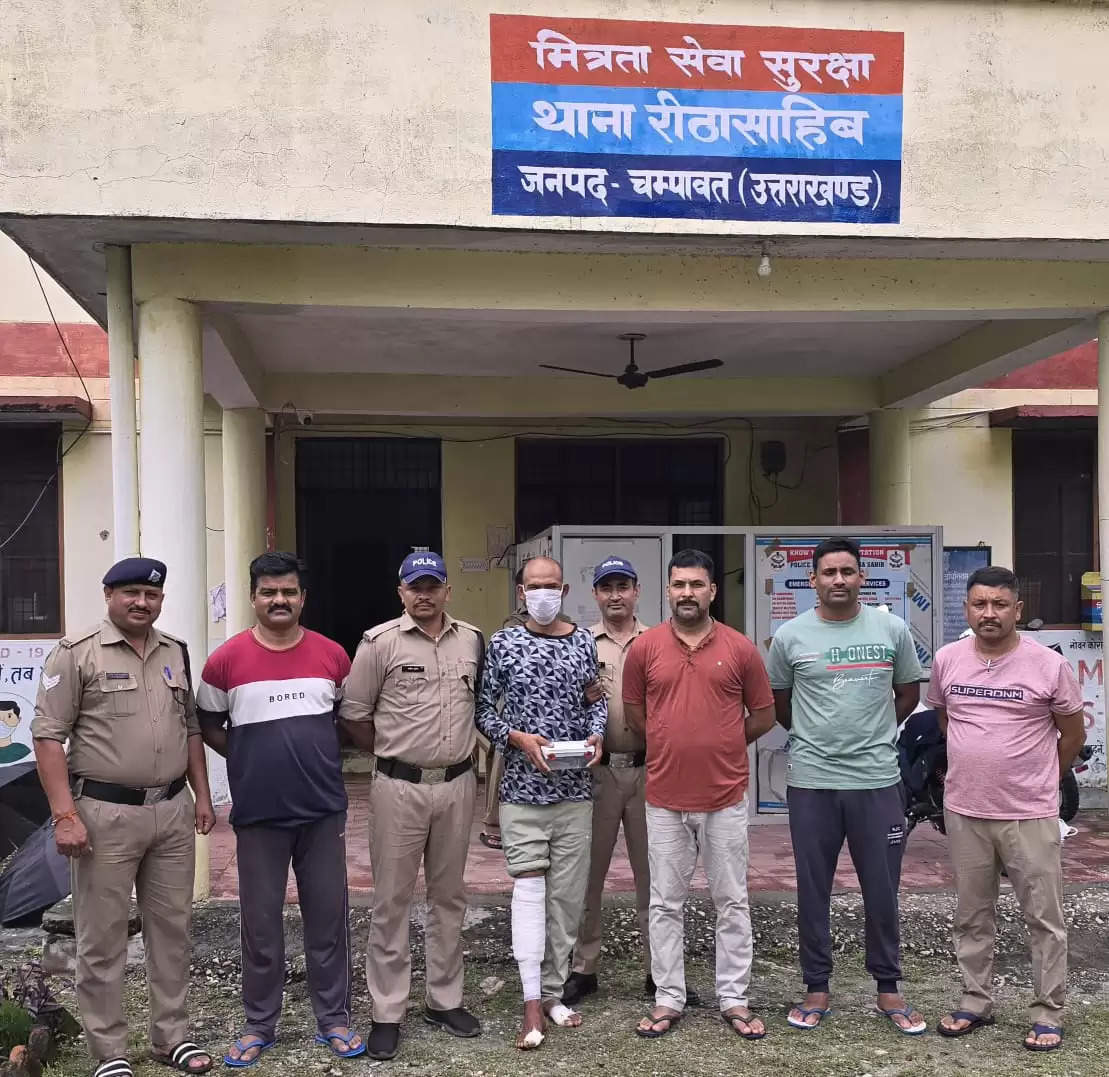 चम्पावत पुलिस ने फरार दुष्कर्म आरोपित को मुठभेड़ में दबोचा, अवैध हथियार बरामद