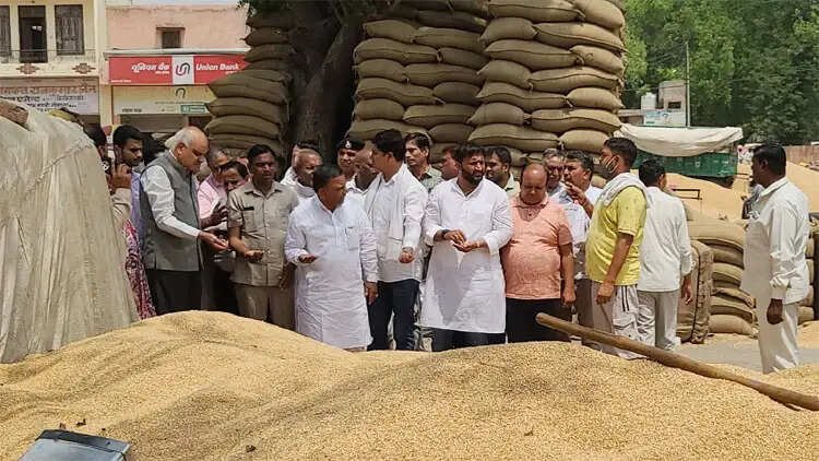 खाद्य आपूर्ति विभाग के एसीएस ने सोनीपत मंडियों में खरीद प्रबंधों का लिया जायजा