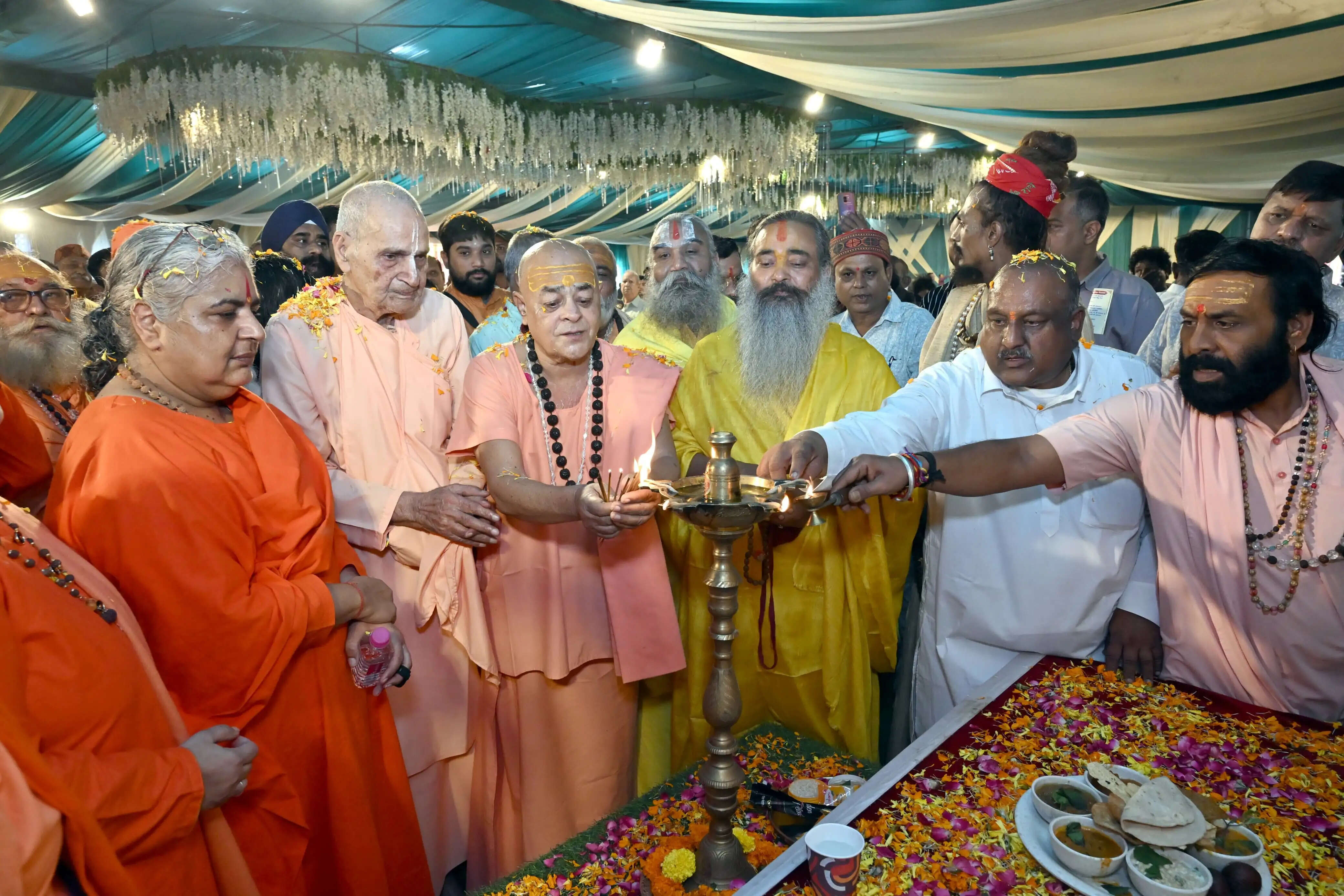 जबलपुरः हरे कृष्णा आश्रम भेड़ाघाट के संस्थापक का वर्धापन दिवस मनाया गया