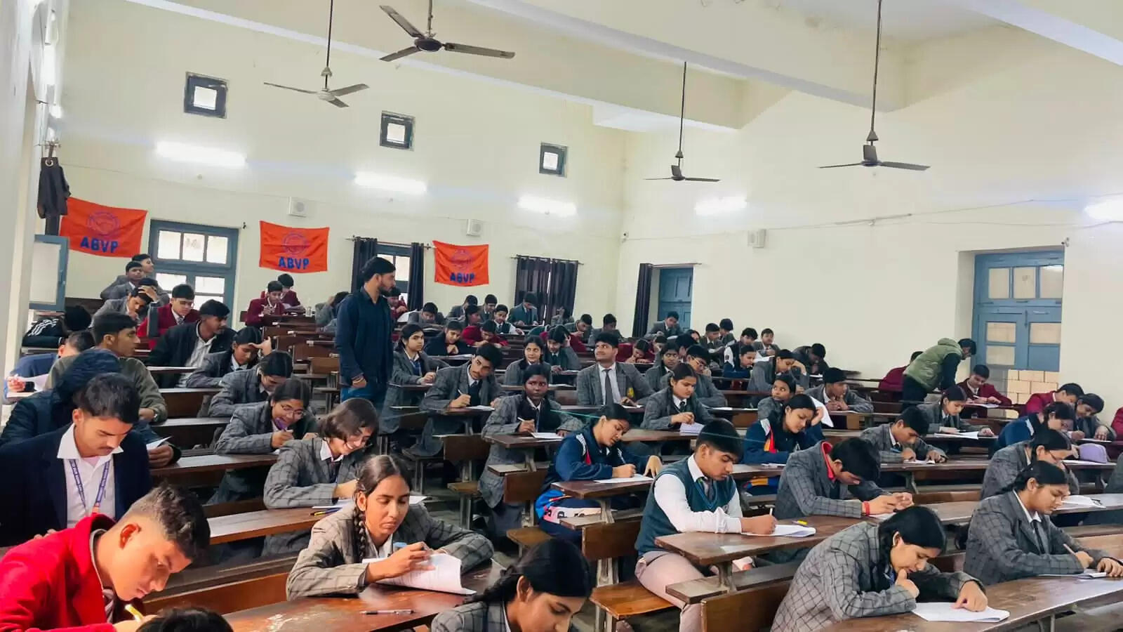 स्वयंसिद्ध कार्यक्रम में सामान्य ज्ञान एवं निबंध प्रतियोगिता, पर्यावरण के पाँच आयामों पर छात्रों ने रखे विचार