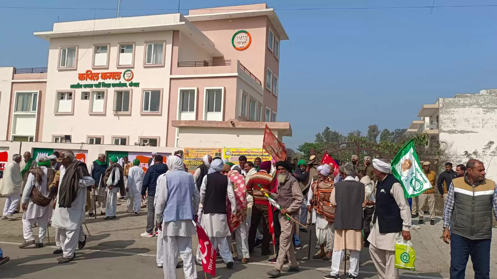 कैथल: किसानों ने प्रदर्शन कर दिया धरना, सरकार के खिलाफ की नारेबाजी