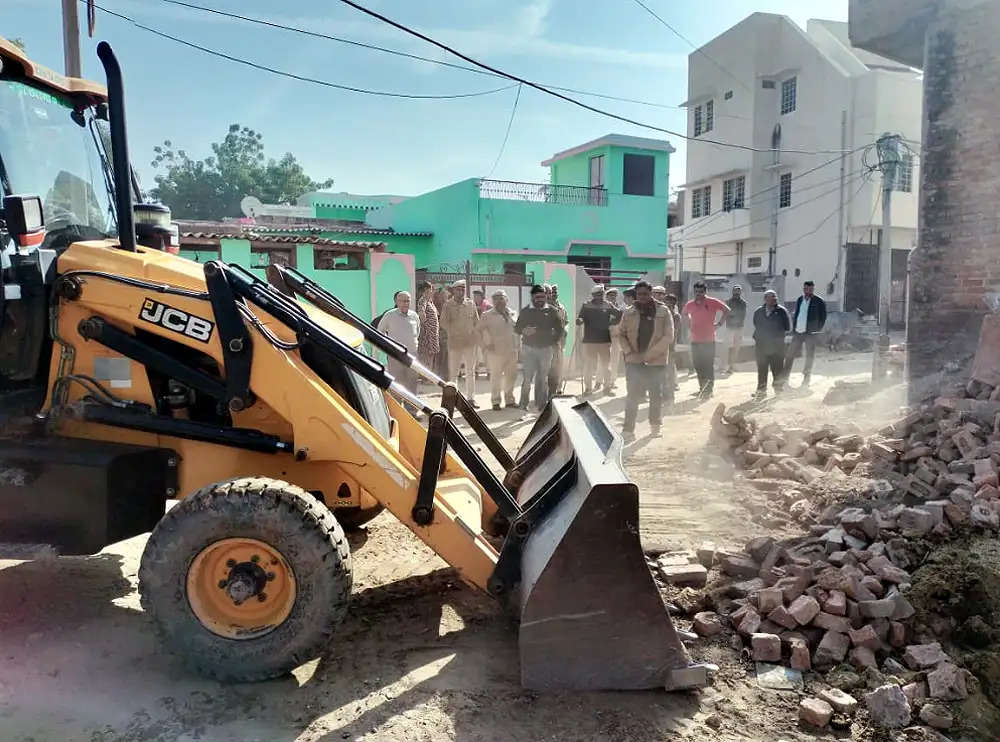 सोलह करोड़ अस्सी लाख रुपये की जमीनें अतिक्रमण से करवाई गई मुक्त