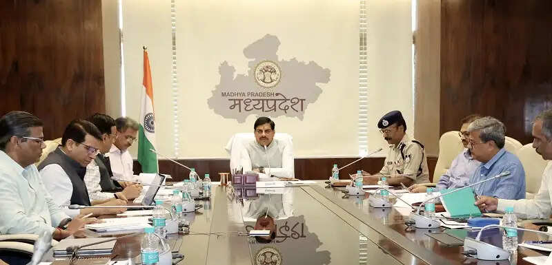 कार्बाइड गन और कार्बाइड लैम्प के उपयोग पर लगाएं सख्ती से अंकुश : मुख्यमंत्री डॉ. यादव