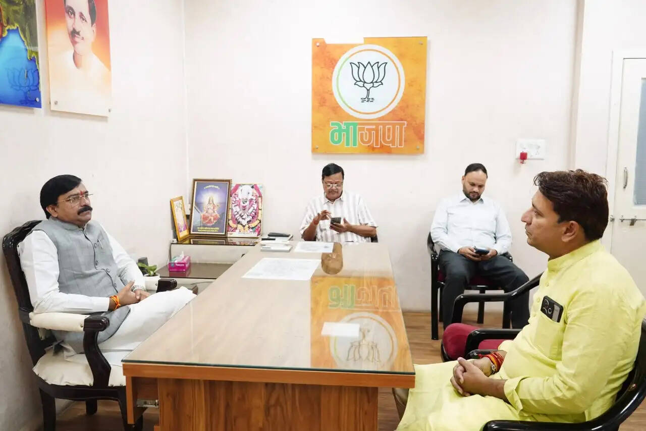 मंत्री धर्मेंद्र सिंह लोधी ने भाजपा प्रदेश कार्यालय में सुनीं कार्यकर्ताओं की समस्याएं, त्वरित निराकरण के लिए दिए निर्देश