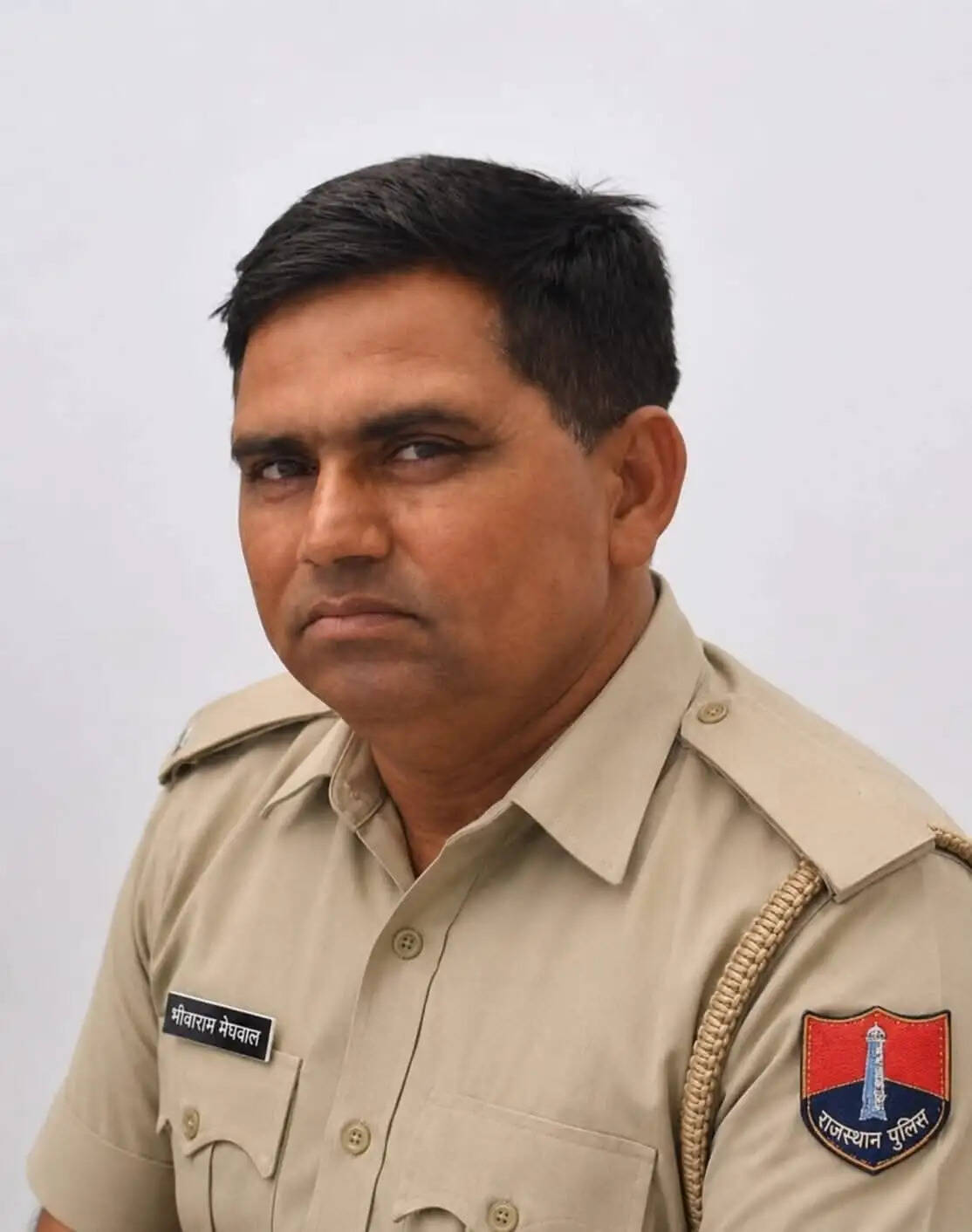 बदमाशों का पीछा करते समय पेड़ से टकराई गाड़ी कॉन्स्टेबल की मौत थानेदार घायल