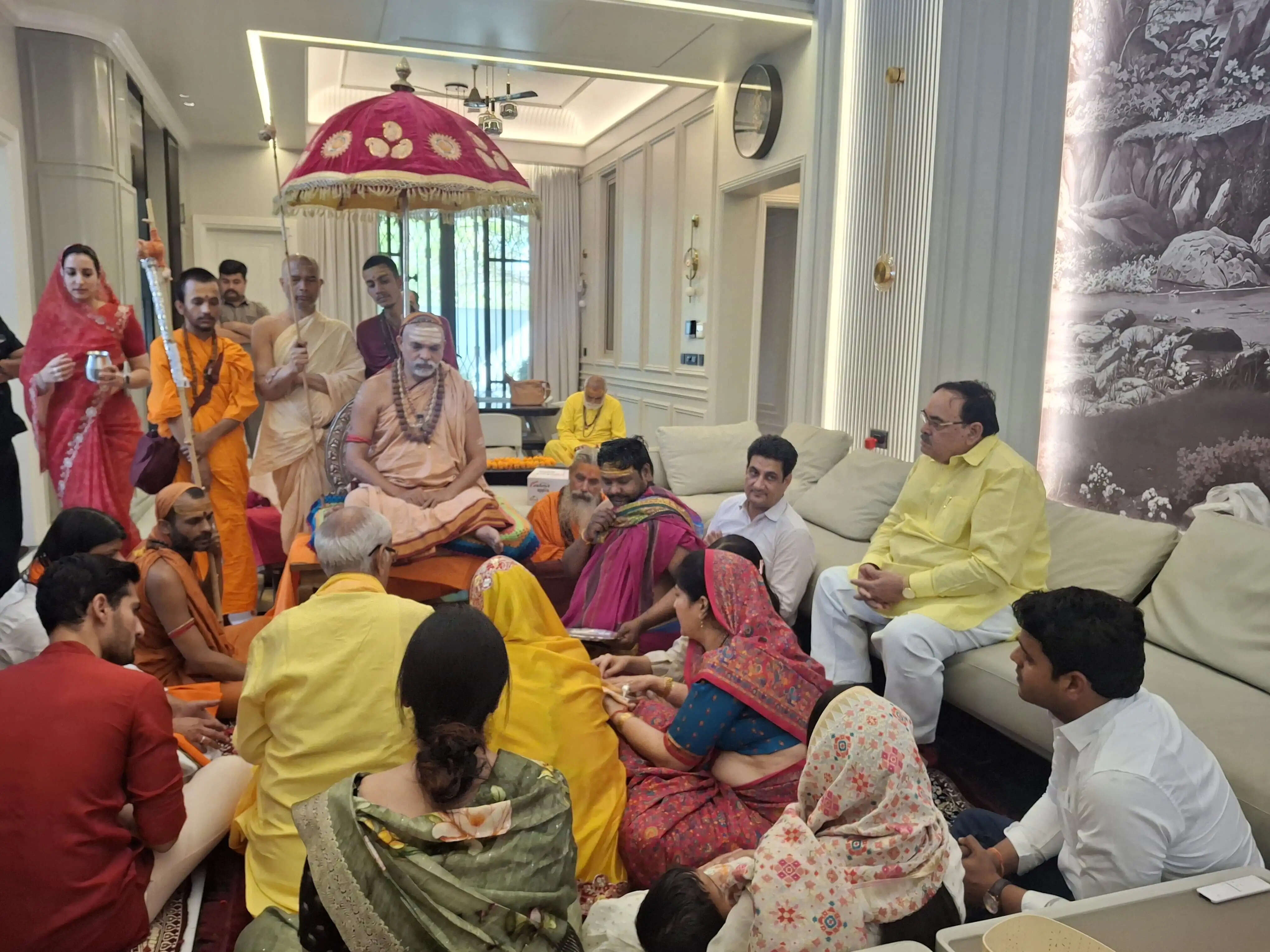 दुनिया में बढ़ती अशांति का मूल कारण नैतिक मूल्यों की अनदेखी: अविमुक्तेश्वरानंद