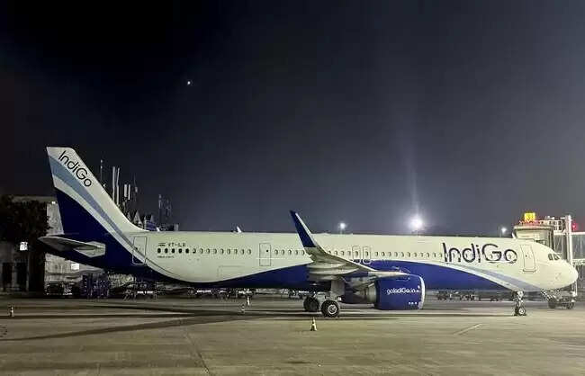 इंडिगो की उड़ानों में गड़बड़ी पर डीजीसीए सख्त, रिपोर्ट आने पर होगी सुधारात्मक कार्रवाई