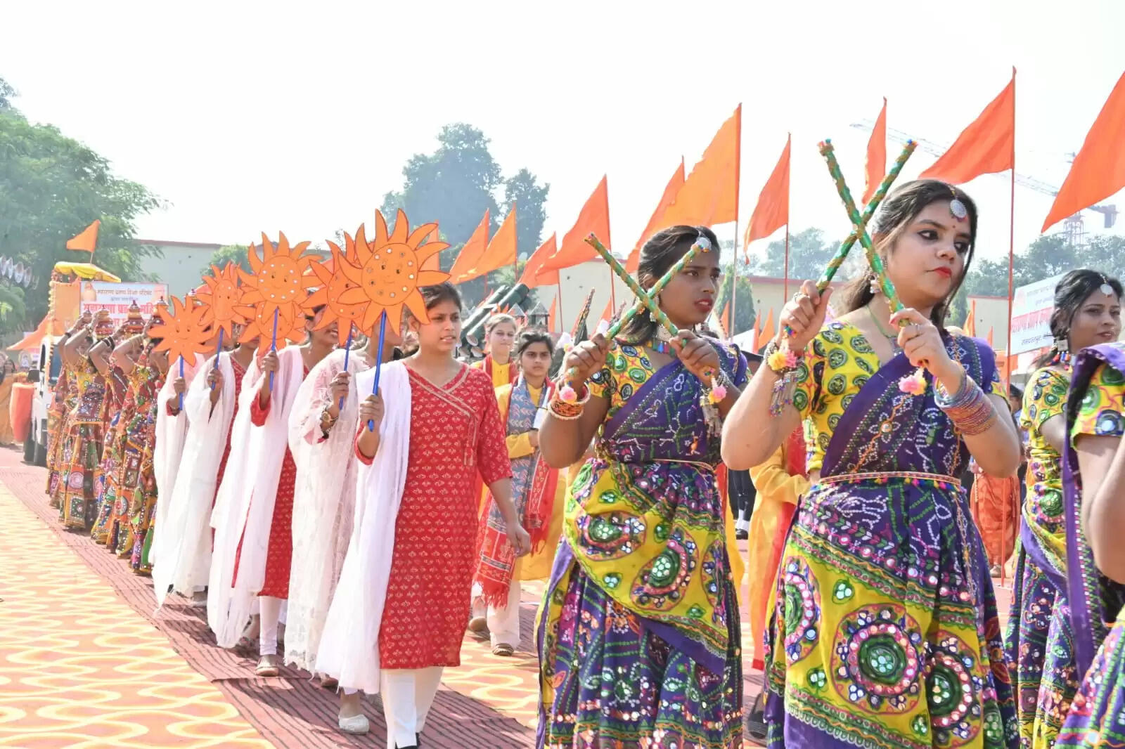 महाराणा प्रताप शिक्षा परिषद से जुड़े शैक्षणिक संस्थानों के विद्यार्थियों ने निकाली शोभायात्रा , दिखा अनुशासन
