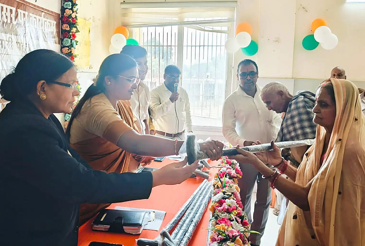 वृद्धजन दिवस पर बुनियाद केंद्र में हुए विविध कार्यक्रम