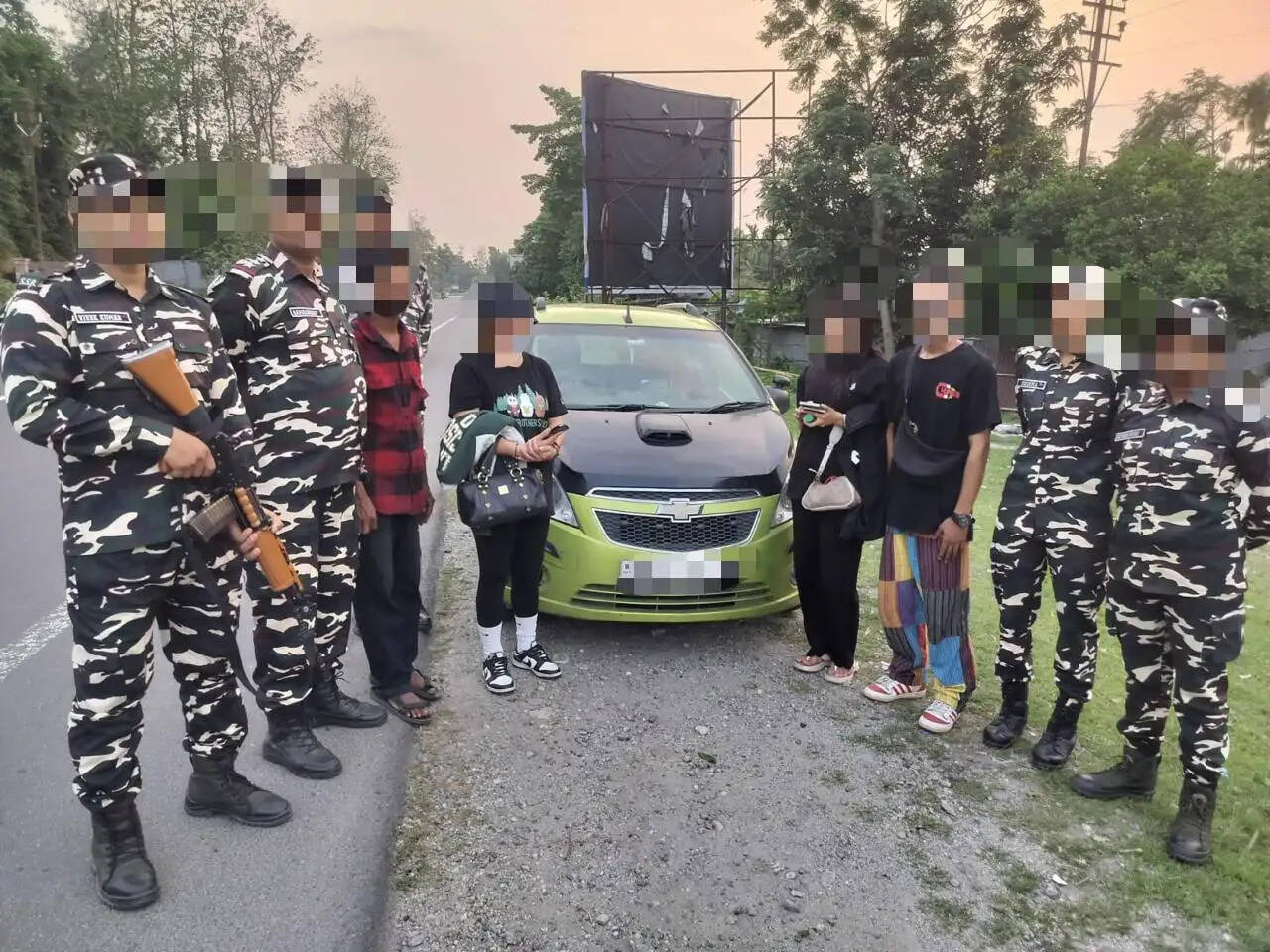 (अपडेट) भारत-नेपाल सीमा पर अवैध घुसपैठ की कोशिश, थाईलैंड के दो नागरिक समेत 4 हिरासत में