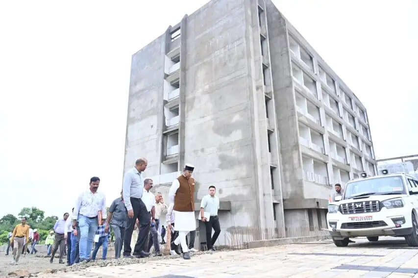 महिला एशियन चैंपियनशिप की तैयारियों को लेकर मंत्री सारंग ने अंतरराष्ट्रीय स्पोर्ट्स कॉम्पलेक्स का किया निरीक्षण