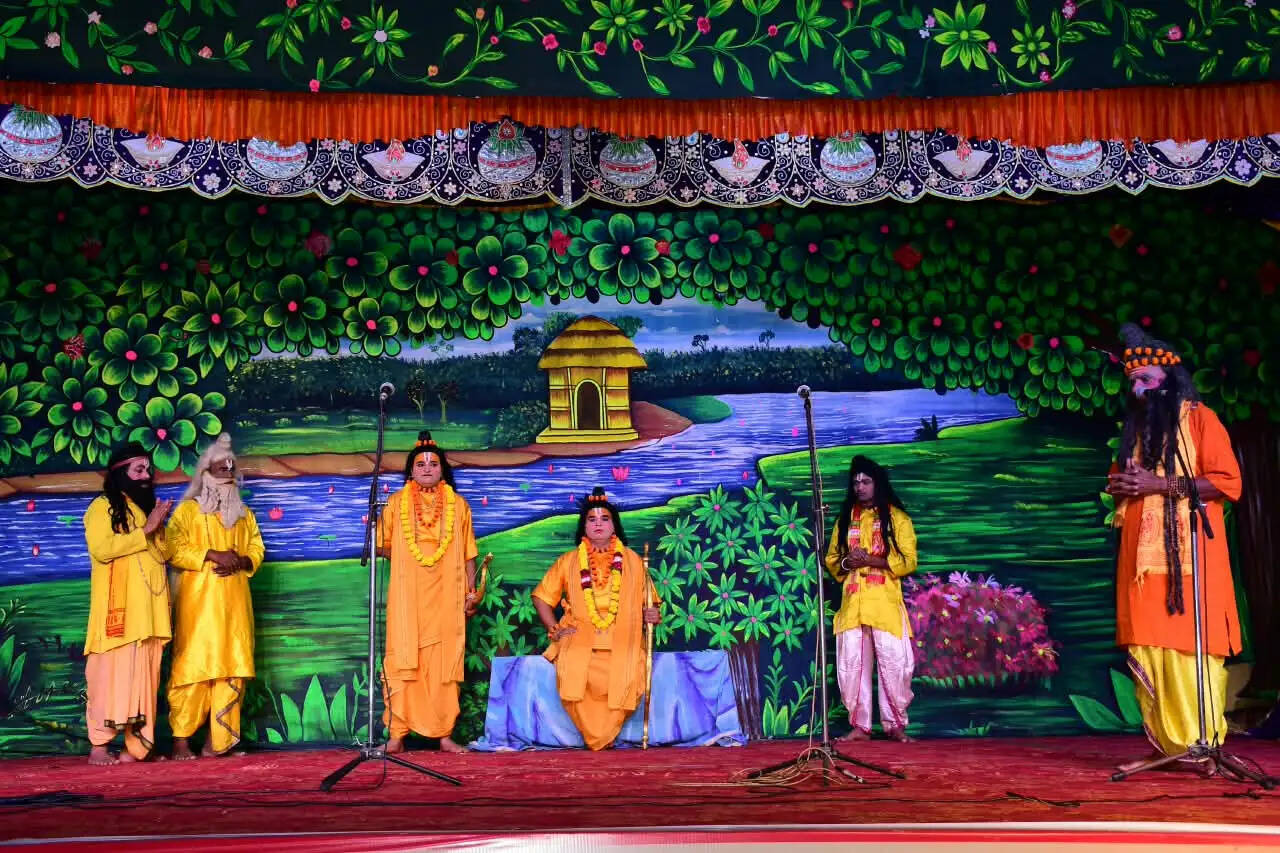 श्रीराम-जटायु मिलन और सीता हरण के विदारक प्रसंग से भावुक हुआ रामलीला प्रांगण