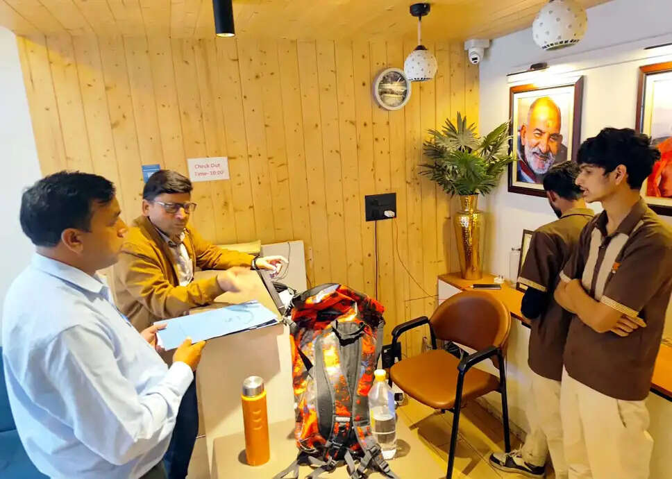 कैंची धाम क्षेत्र में 26 होटल-होम स्टे का निरीक्षण, सभी में नियमों का उल्लंघन
