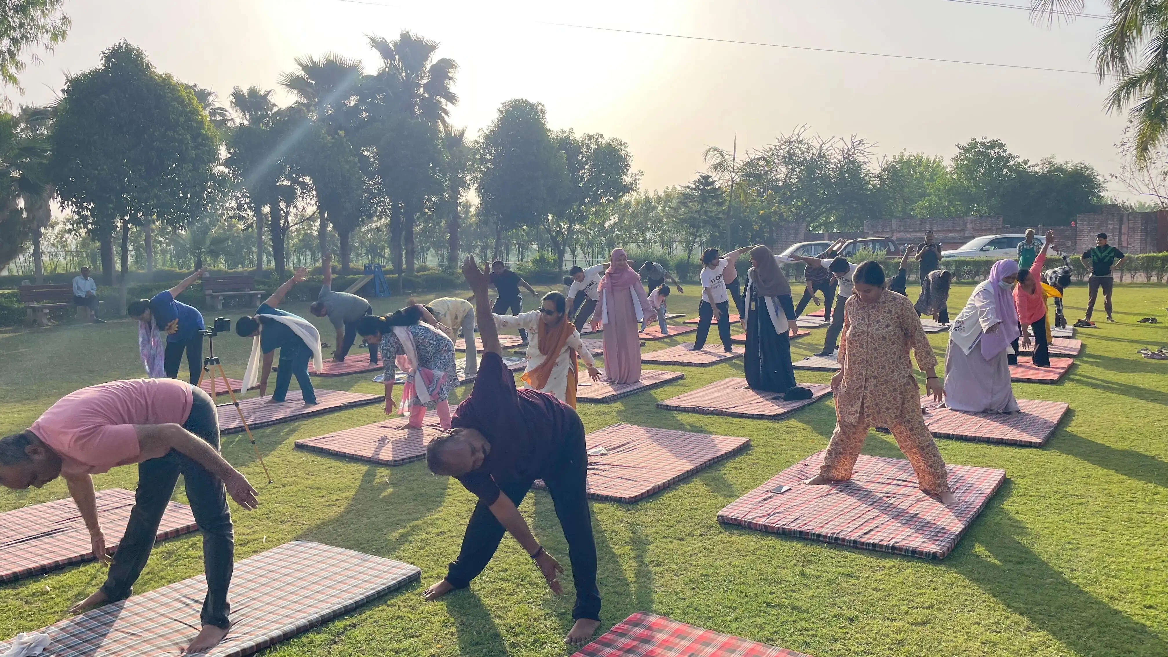 मुरादाबाद के नेचरोपेथी सेंटर में लगा विशेष योग कार्यक्रम