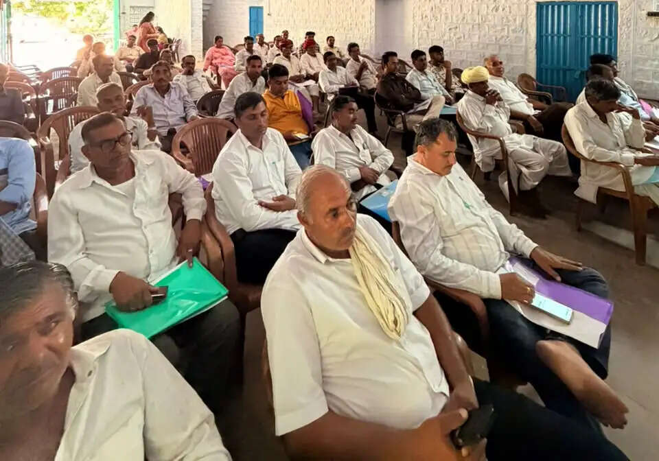 किसानों को मिर्च एवं जीरे से आय बढ़ाने का दिया प्रशिक्षण