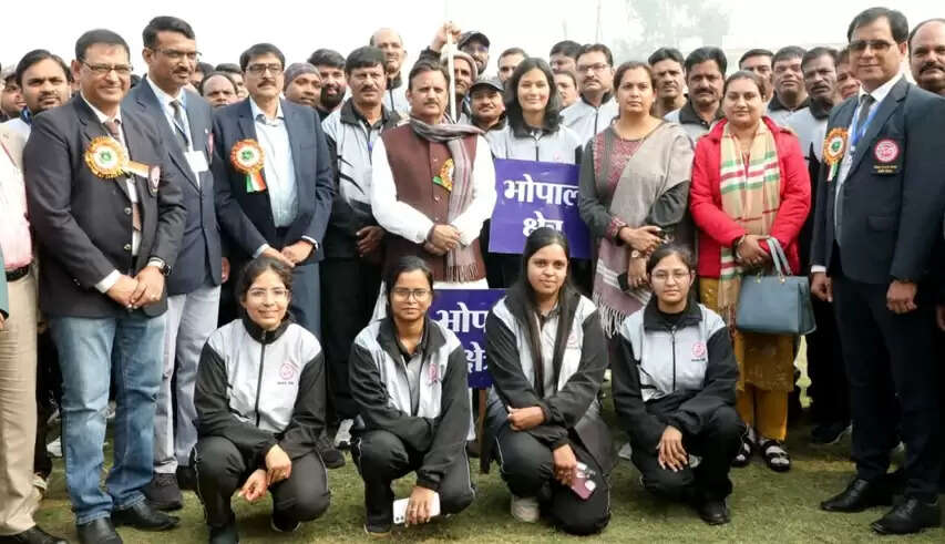 खेल प्रतियोगिताओं से सकारात्मक वातावरण के निर्माण के साथ ही भाईचारे की भावना होती है विकसित : उप मुख्यमंत्री शुक्ल