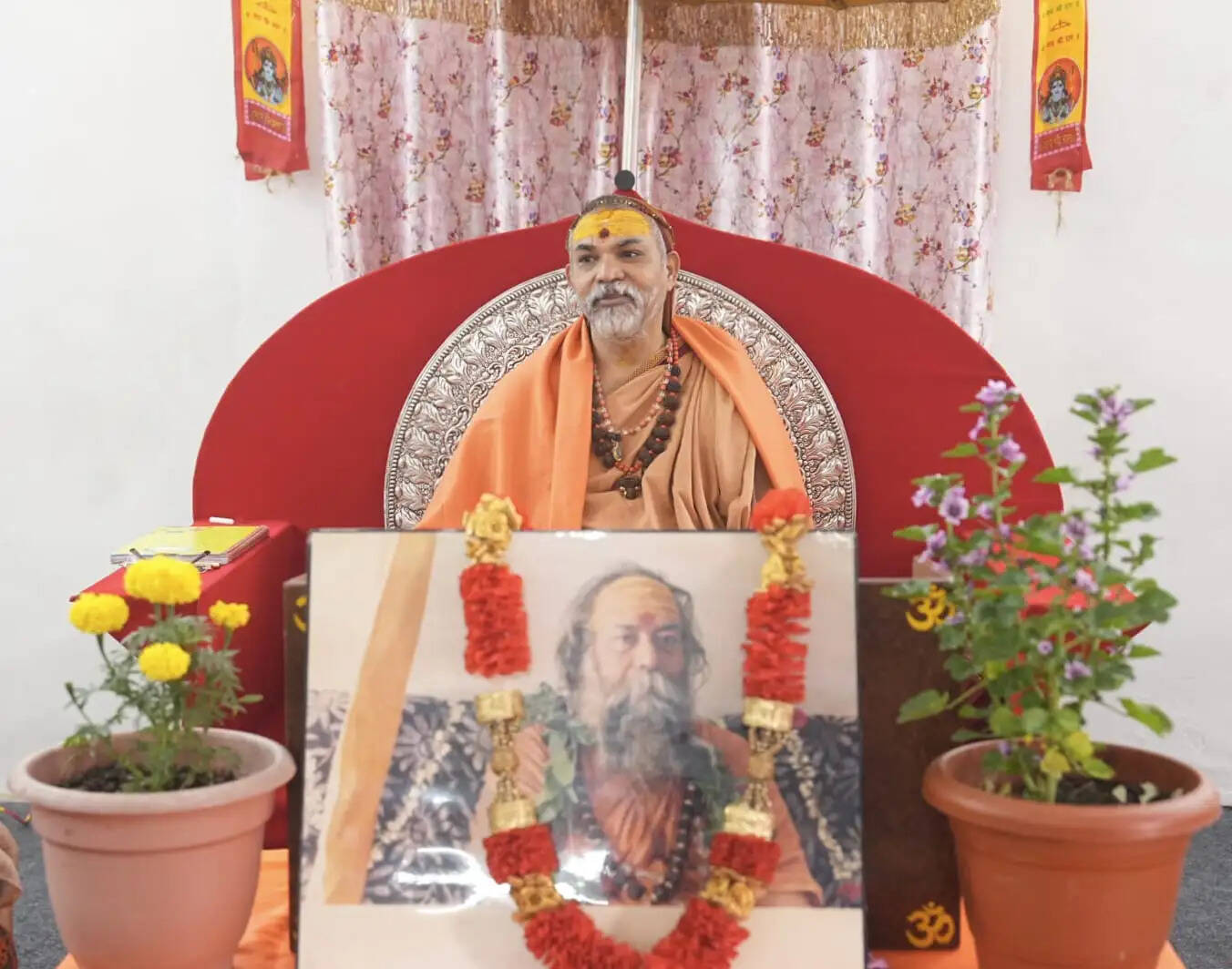 ‘ऑपरेशन सिंदूर’ को संतों का समर्थन, वीर जवानों को मिला आशीर्वाद