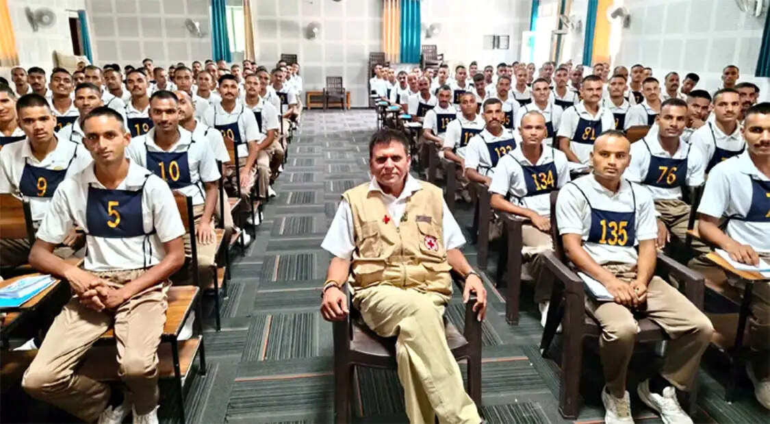 कुंभ: पुलिसकर्मियों को भीड़ नियंत्रण और मेला व्यवस्थाओं का दिया प्रशिक्षण