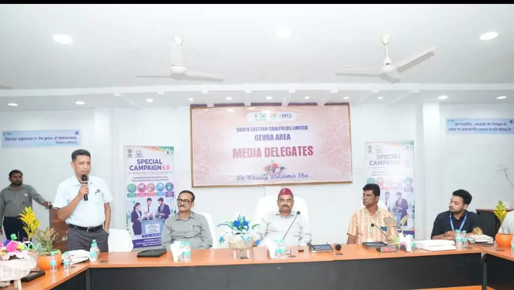 गेवरा खदान में विकास, आधुनिक तकनीक और पर्यावरण प्रबंधन से रूबरू हुआ उत्तराखंड का मीडिया दल