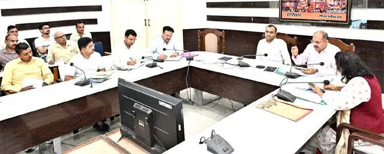 जनपद में 15 दिन में दिखे सफाई व्यवस्था का असर, लापरवाही पर होगी कड़ी कार्रवाई: डीएम