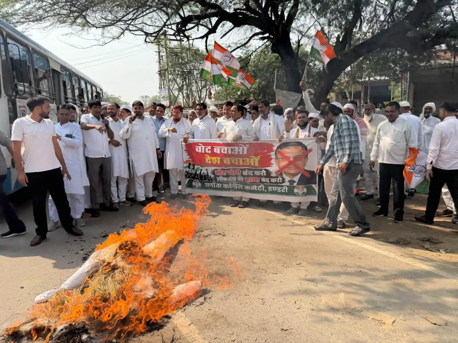 नूंह व इंडरी में ‘वोट बचाओ, देश बचाओ’ अभियान के तहत कांग्रेस ने निकाला विरोध मार्च
