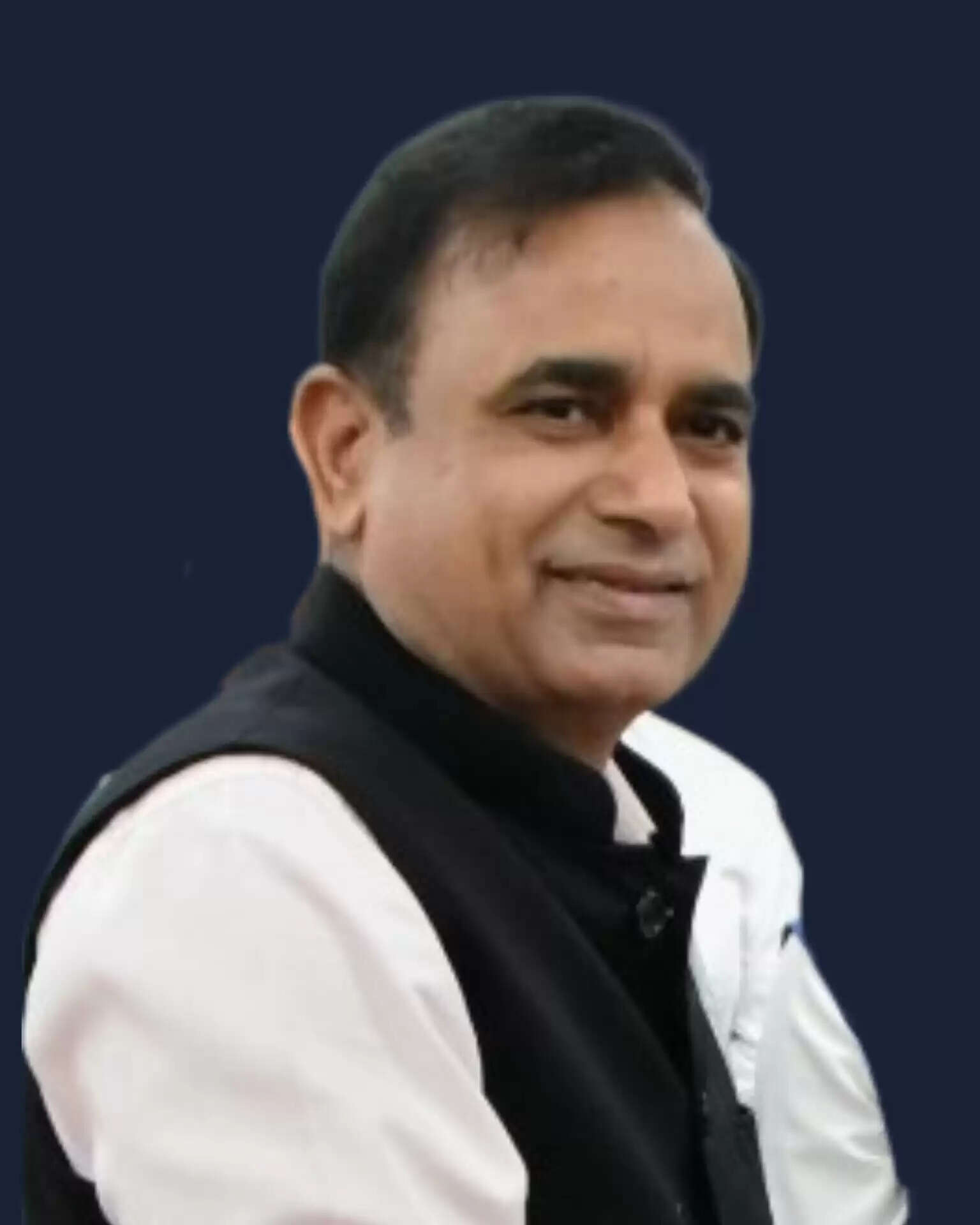 दैनिक जीवन में योग को शामिल करें और स्वस्थ जीवनशैली अपनाएं: उपायुक्त