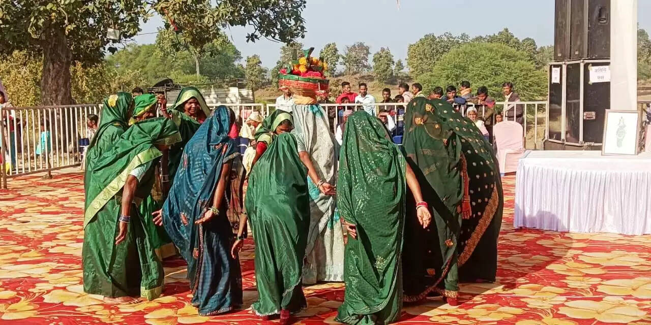 जनजातीय आस्था का तीर्थ आल्हामाड़ा: सामाजिक एकता और सांस्कृतिक चेतना का जीवंत प्रतीक बना छेरता तिहार