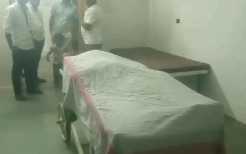 राजगढ़ः अज्ञात वाहन की टक्कर से बाइक सवार महिला की मौत, पति और बेटियां घायल