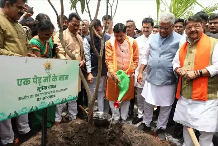 क्लीन सिटी के साथ ग्रीन सिटी में इंदौर बनेगा नम्बर वन : मुख्यमंत्री डॉ. यादव