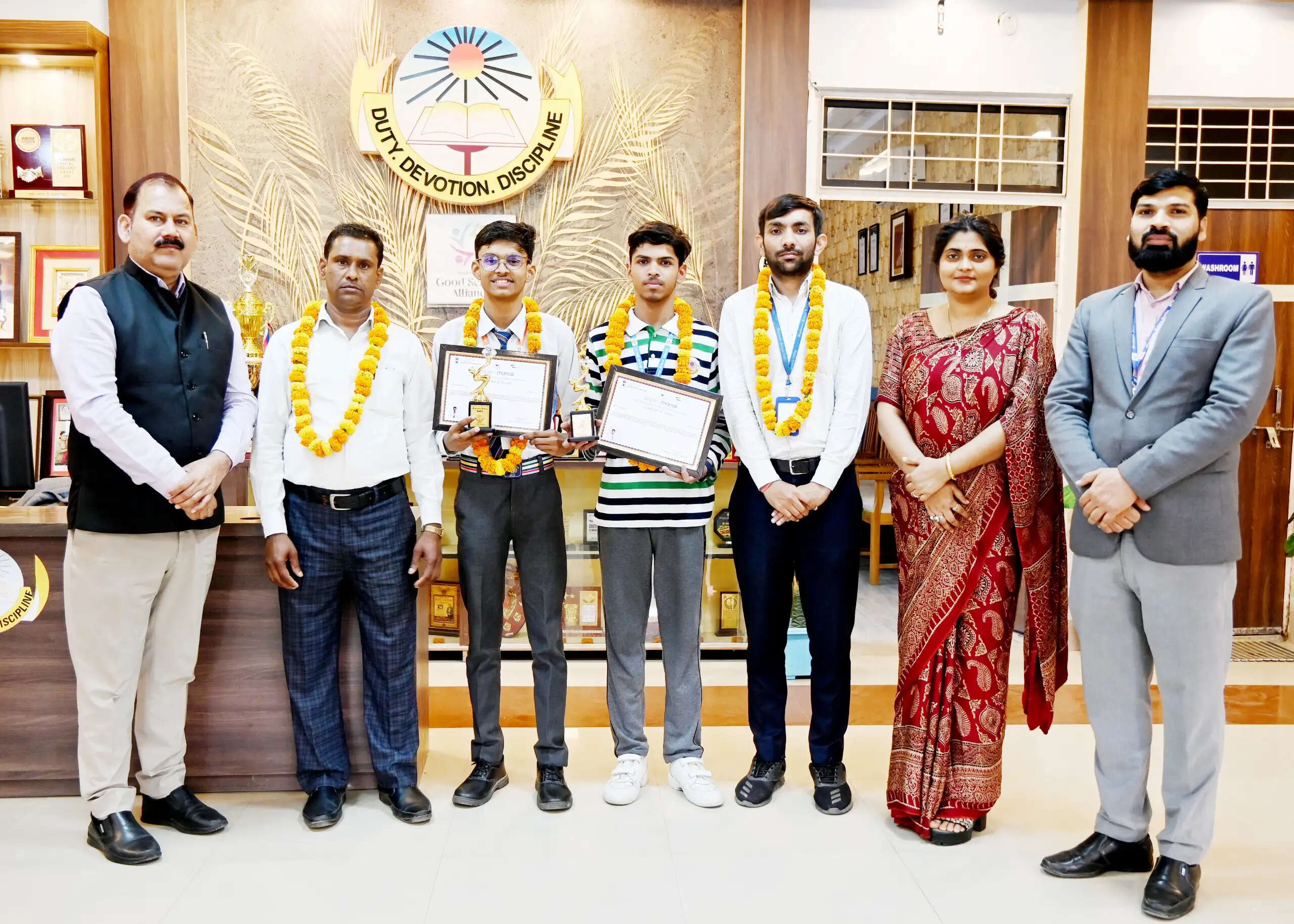 बलिया : दो छात्रों को इंस्पायर मानक अवार्ड 2026 में चयनित