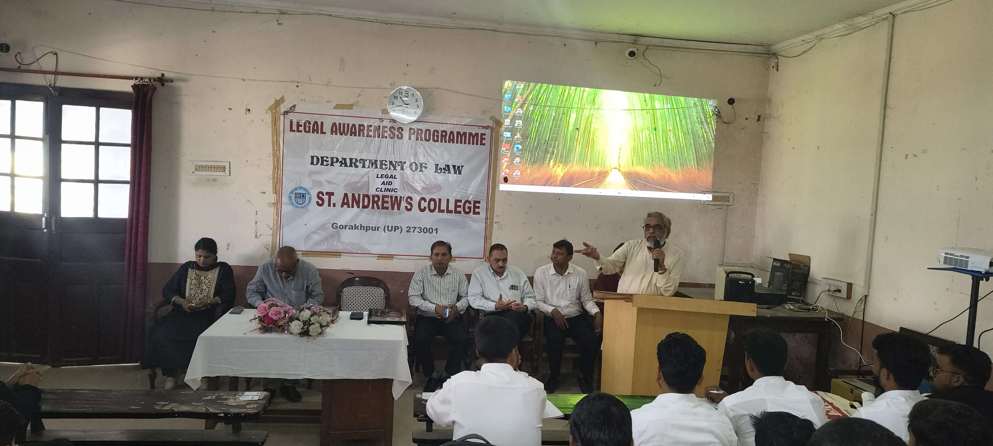 संविधान के 22 भागों को चित्रों के जरिए समझाया, विद्यार्थियों में बढ़ी जागरूकता