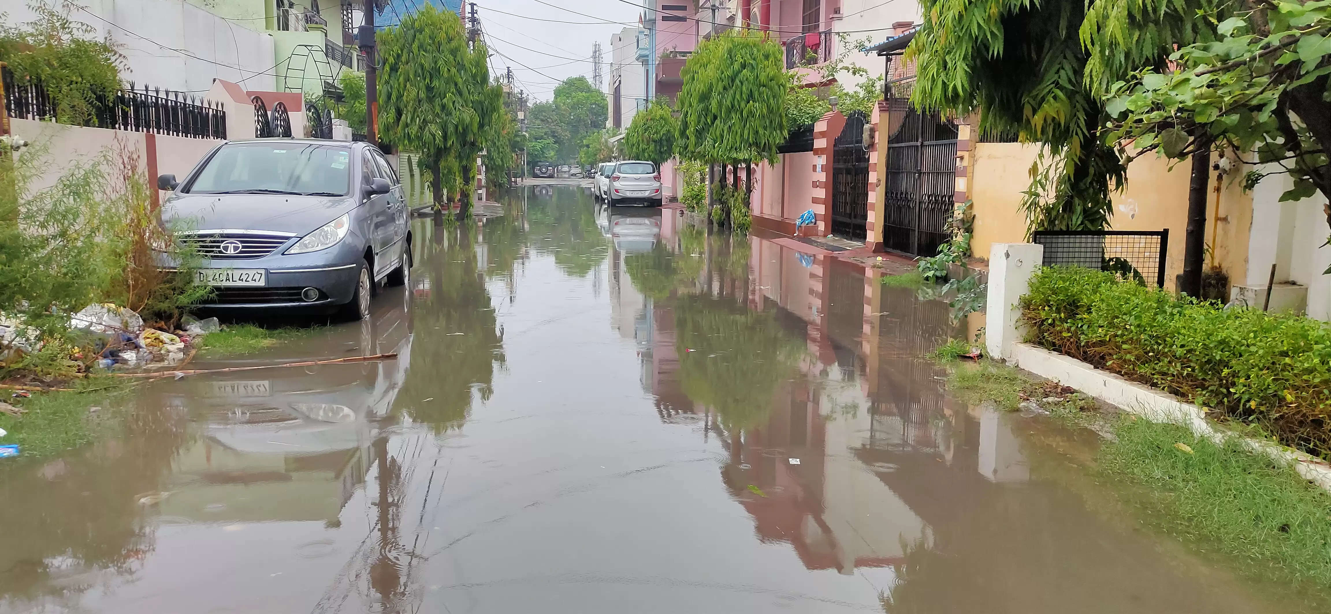 मुरादाबाद: ताबड़तोड़ बारिश में 800 करोड़ से अधिक से बन रही स्मार्ट सिटी पानी से लबालब