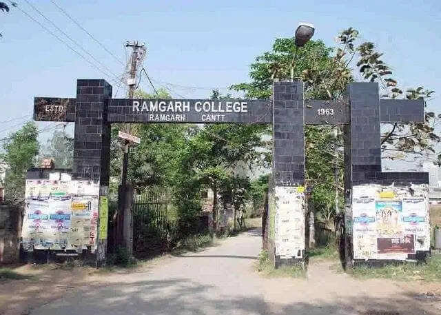 सीसीएल ने सीएसआर के तहत रामगढ़ कॉलेज को दिया 09 अलमारी