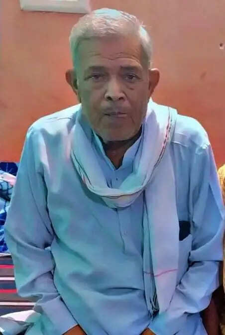 तबियत बिगड़ने से सेवानिवृत्त शिक्षक की मौत, परिजनों ने लगाया इलाज में लापरवाही का आरोप