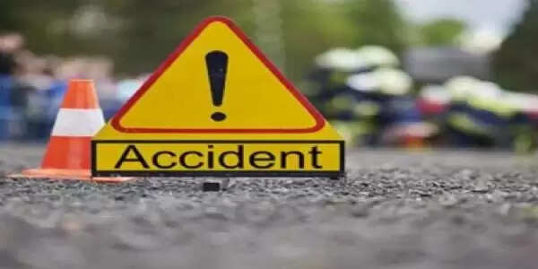 सड़क दुर्घटना में तीन युवा घायल, एक गंभीर