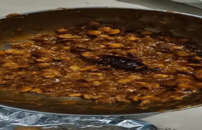 दाल तड़का में कॉकरोच मिलने के बाद हाजीपुर के साहू होटल का खाद्य लाइसेंस तत्काल प्रभाव से निलंबित