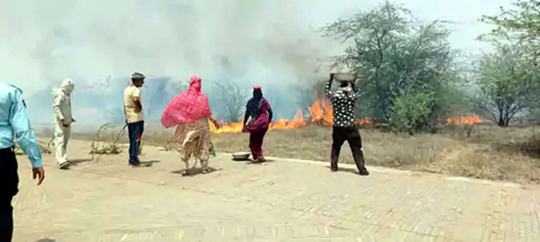 हिसार : ऐतिहासिक अग्रोहा टीले पर खुदाई कार्य के बीच लगी आग