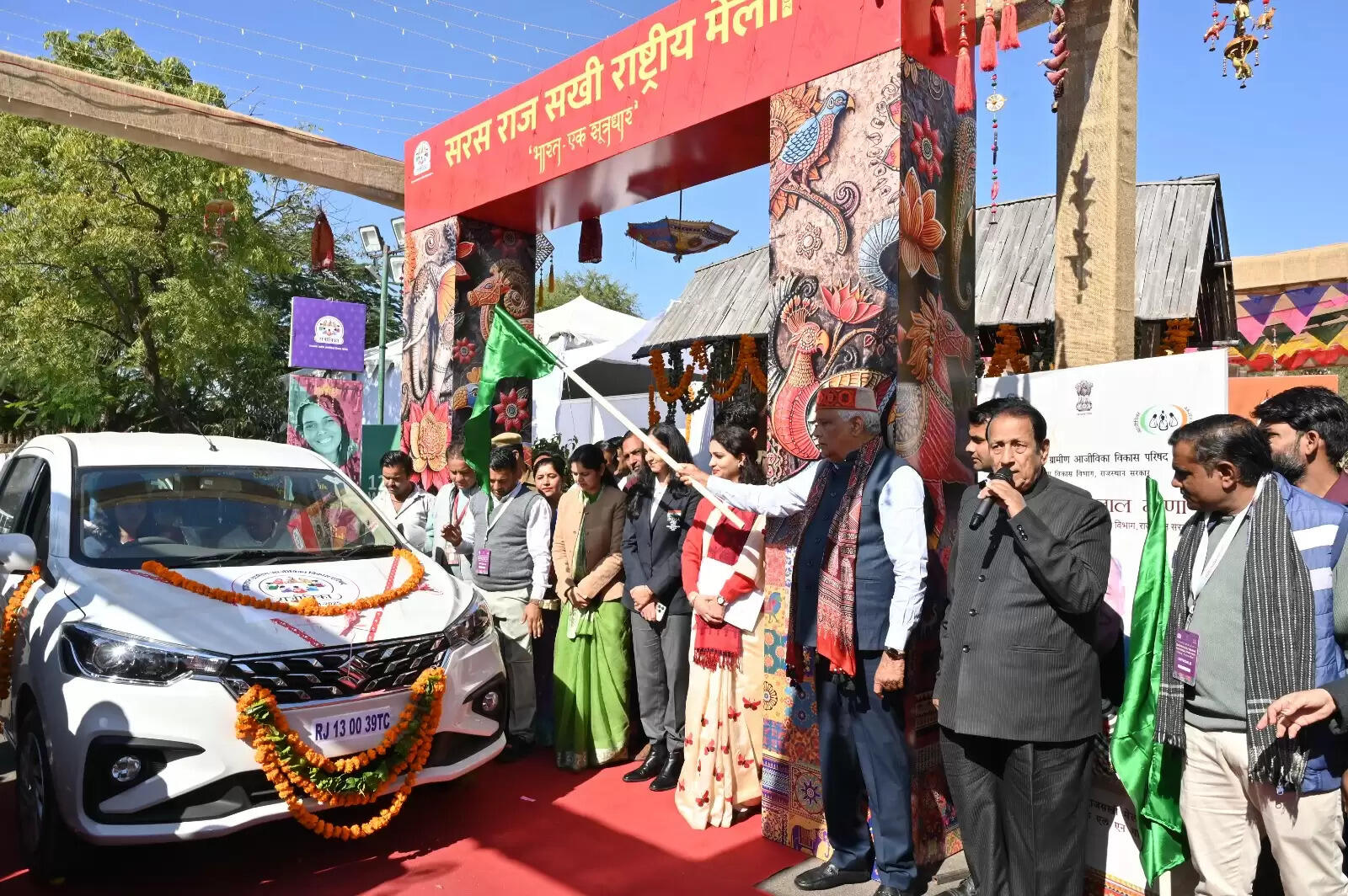 सरस राजसखी राष्ट्रीय मेला : एजीईवाई वाहनों का शुभारंभ