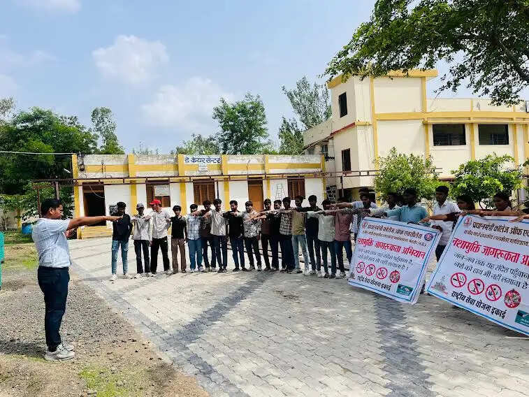 मंदसौरः शासकीय महाविद्यालय में नशे से दूरी है जरूरी 2.0 अभियान के अंतर्गत नशा मुक्ति शपथ एवं परिचर्चा का आयोजन