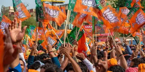 सज्जन कुमार के घर जाने वाले तीन भाजपा सांसदों पर पार्टी सख्त, नितिन नवीन ने किया तलब