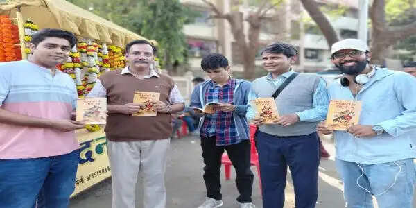 नाटककार आलोक शुक्ला के नए नाटक आजादी के सिंदूरी रंग का लोकार्पण