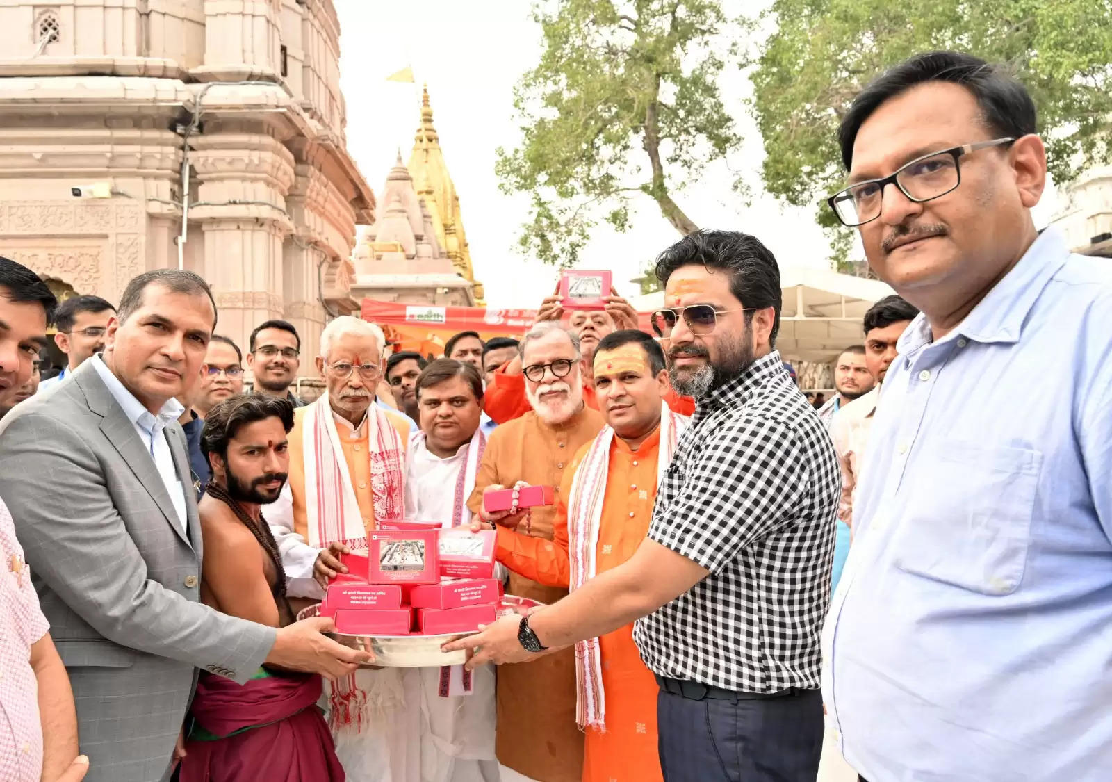 श्री काशी विश्वनाथ मंदिर में सनातन पद्धति से निर्मित महाप्रसाद चढ़ेगा, खुला विक्रय काउंटर