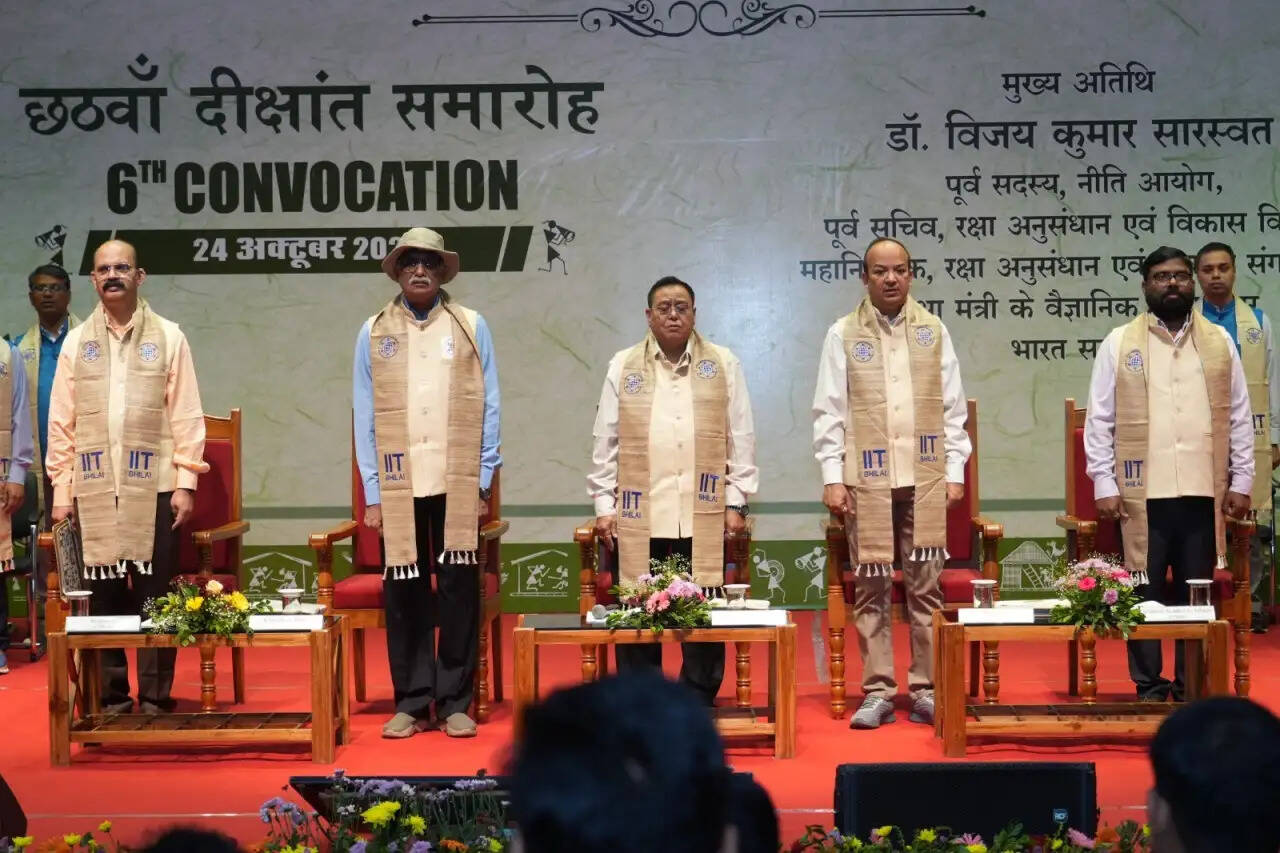 आईआईटी भिलाई के छठे दीक्षांत समारोह में 313 विद्यार्थियों को मिली उपाधियाँ, उत्कृष्ट विद्यार्थी स्वर्ण पदक से सम्मानित