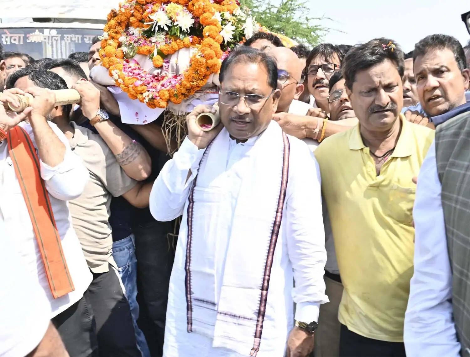 मुख्यमंत्री साय का मुंबई दौरा रद्द,&nbsp;दिनेश मिरानिया की अंत्येष्टि में हुए शामिल&nbsp;